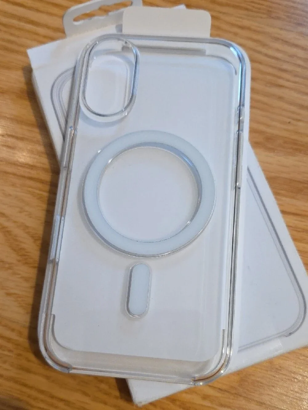 Apple Clear MagSafe iPhone 16 Case